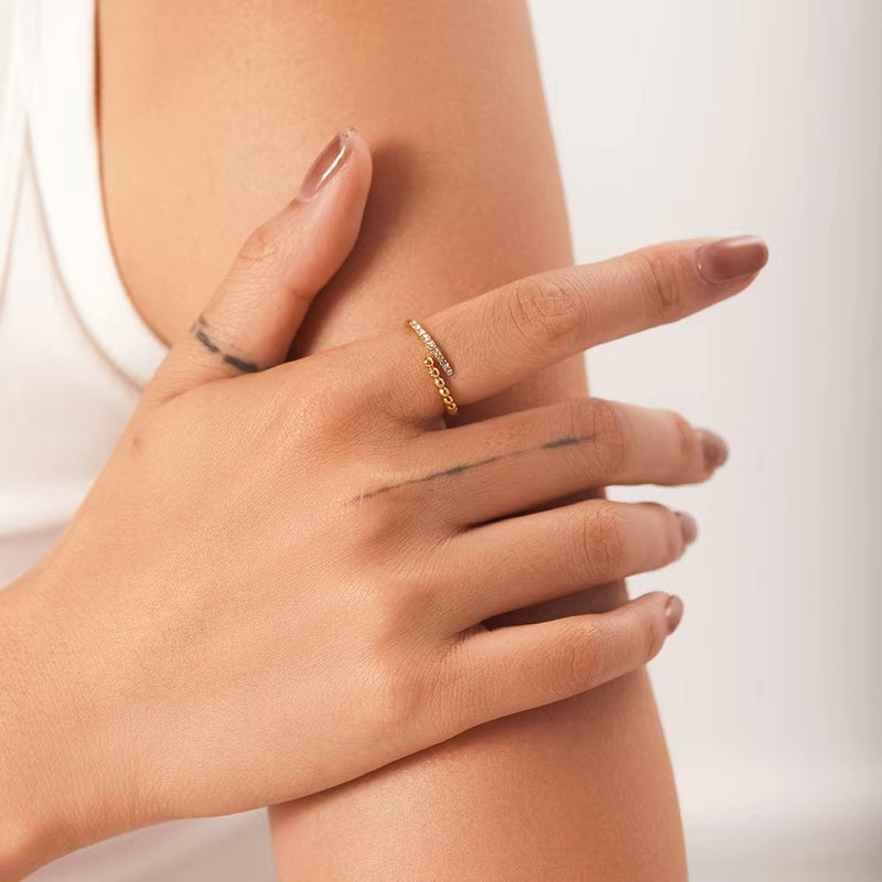 Gentle Curve Band rings