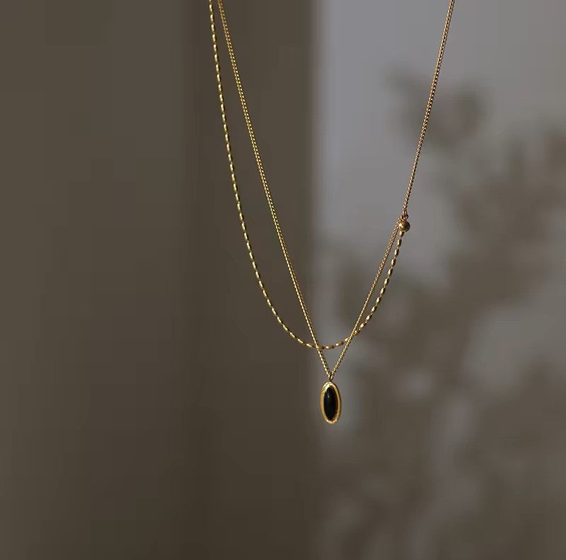 Velin Curve Necklace