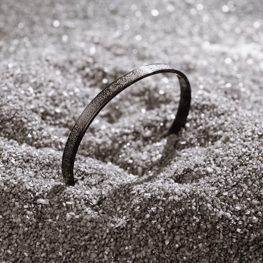 Nova Thread Bracelet