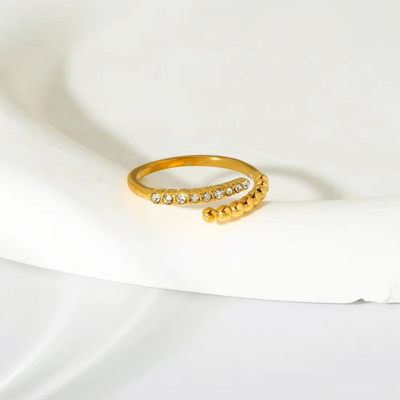 Gentle Curve Band rings