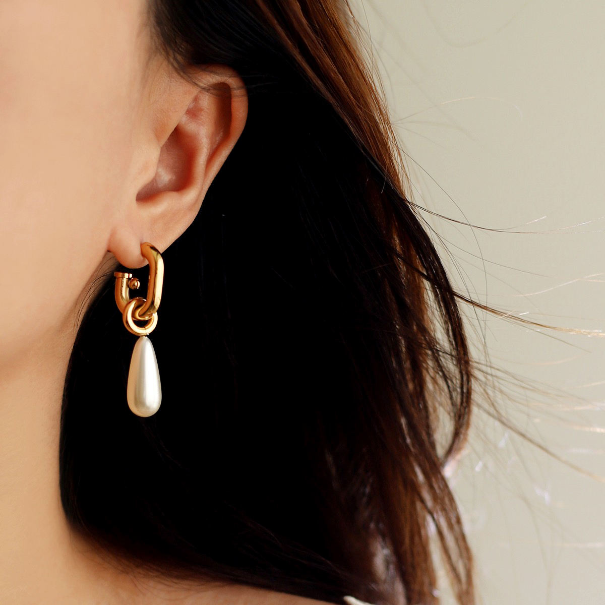 Silent Spark Studs earings