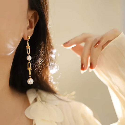 Rosé Whisper Studs earings