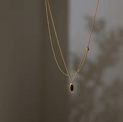 Velin Curve Necklace
