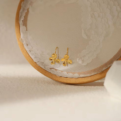 Gentle Curve Studs earings