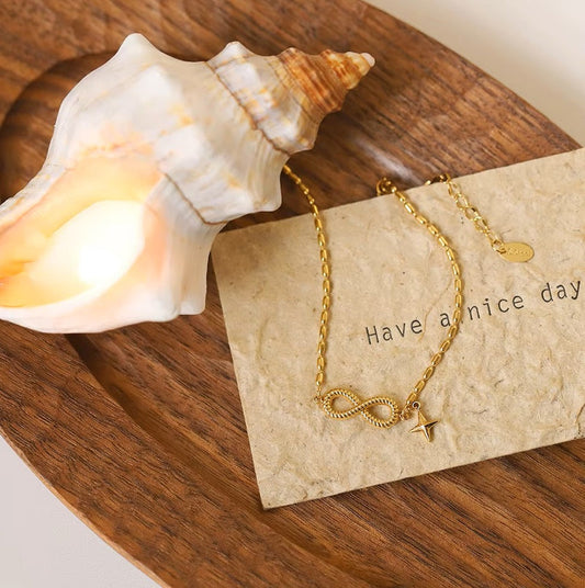 Gentle Curve Bracelet