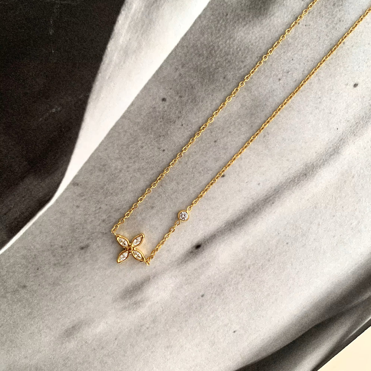 Lunaria Drop Chain